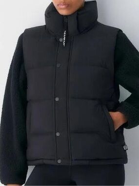 Aritzia Black Superpuff Vest